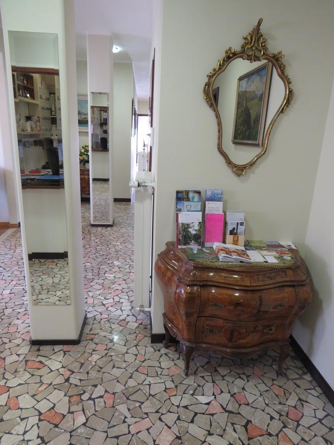 Garni Domus Mea Hotel Merano Eksteriør billede