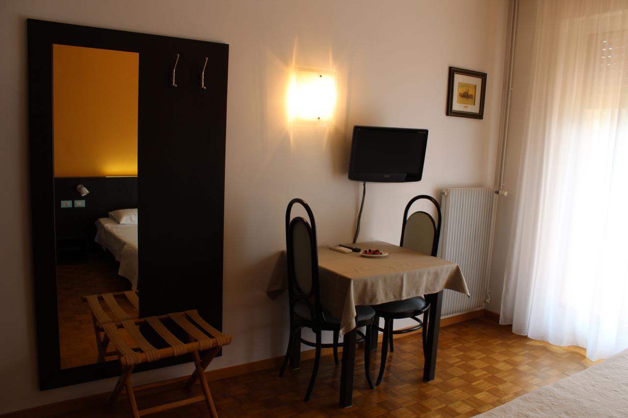 Garni Domus Mea Hotel Merano Eksteriør billede